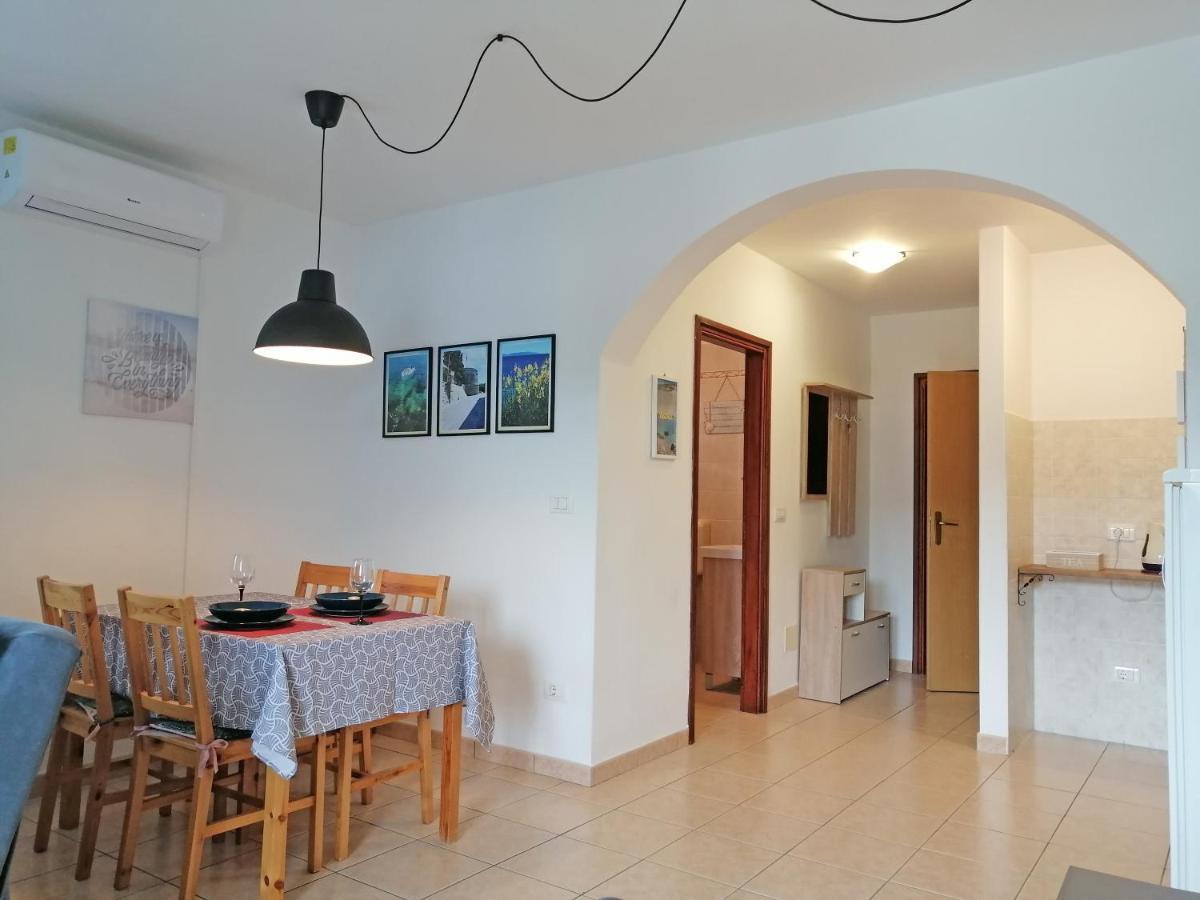 Apartment Layla - Intermezzo With Sea View In Center Of Rabac Exteriör bild
